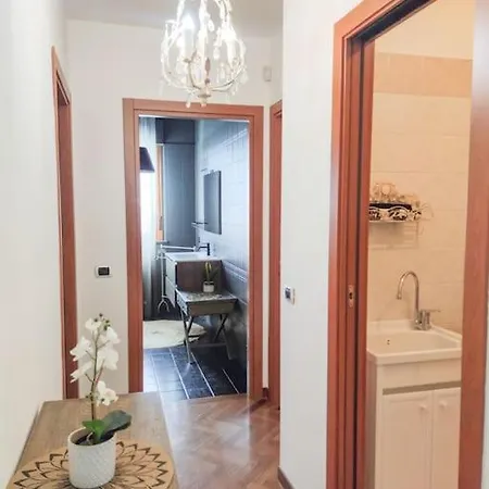 Trilocale Lauro Con Ampia Terrazza Vicino Al Mare