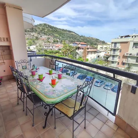 Trilocale Lauro Con Ampia Terrazza Vicino Al Mare Apartamento *